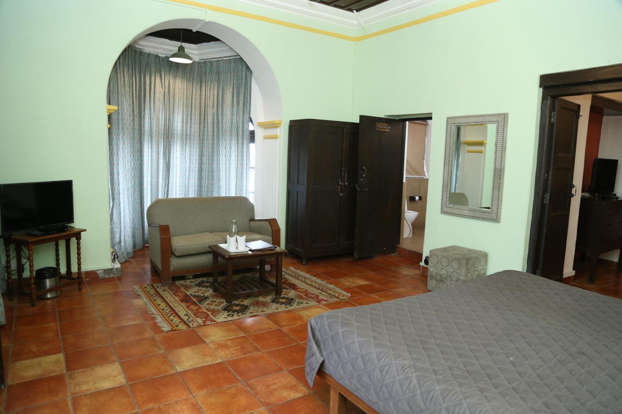 Deluxe Suite